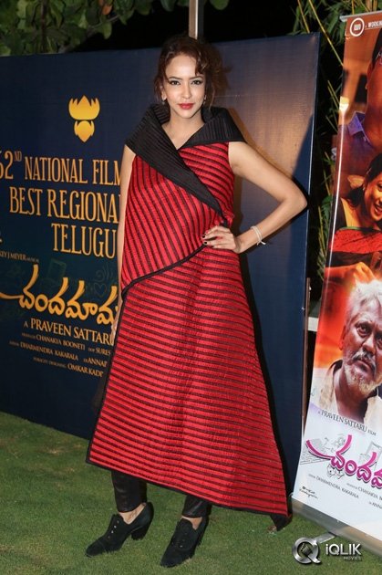 Lakshmi-Manchu-at-Chandamama-Kathalu-Team-Celebrating-National-Award